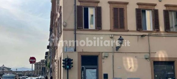 Propiedad comercial de 3 habitaciónes en Florence, Italy No. 200123 2
