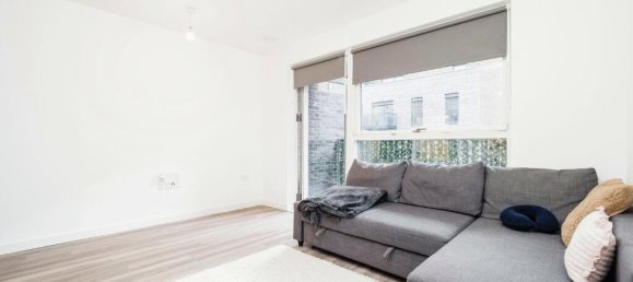 1 bedroom House in East Ham, United Kingdom No. 11457 8