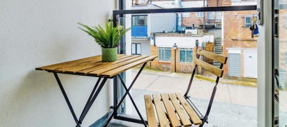 2 bedrooms House in South Croydon, United Kingdom No. 8106 24