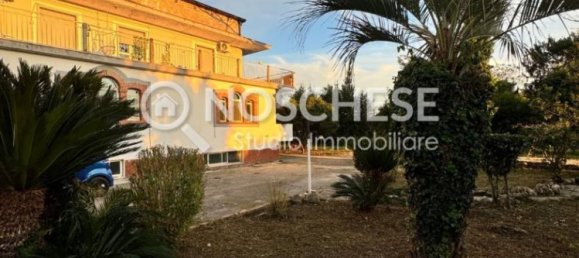 Villa de 3 dormitorios en Pontecagnano Faiano, Italy No. 146767 3