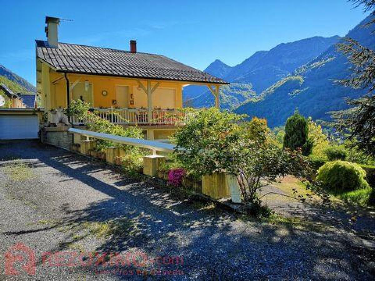 3 bedrooms House in Cauterets, France No. 26456