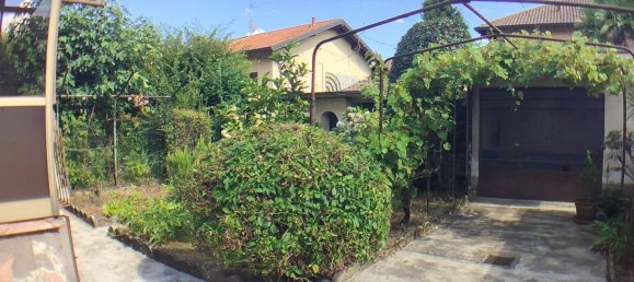 2 bedrooms Villa in Rovello Porro, Italy No. 263504 3