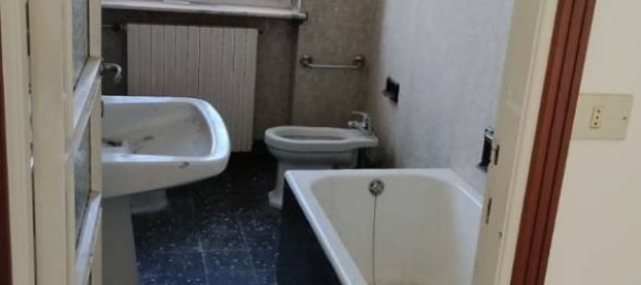 2 bedrooms Villa in Rovello Porro, Italy No. 263504 9