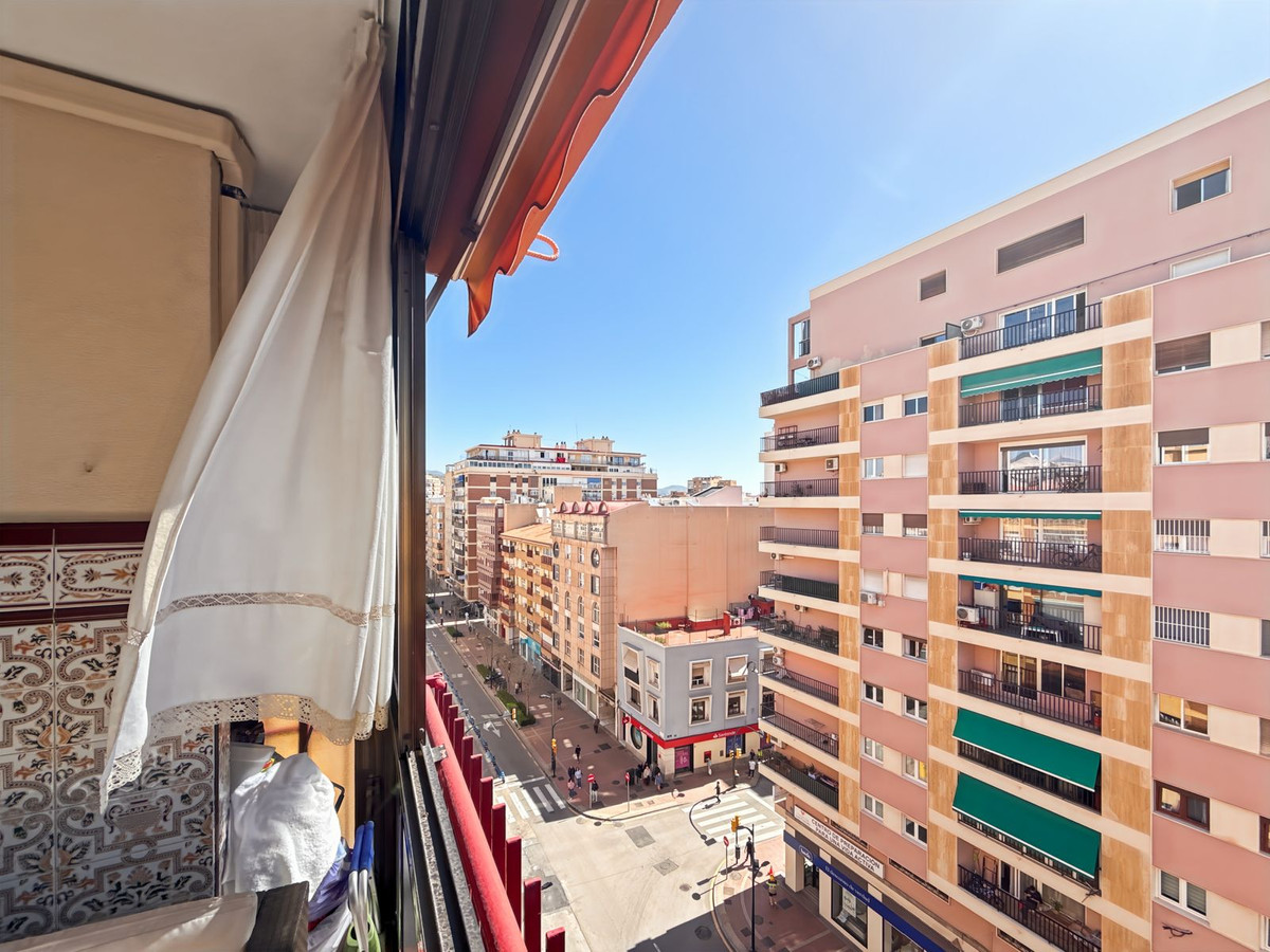 Apartamento de 4 dormitorios en Málaga, Spain No. 137283