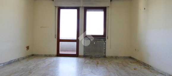 3 bedrooms Apartment in Prato, Italy No. 377640 2