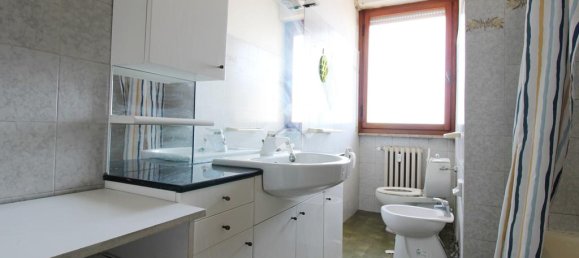 3 bedrooms Apartment in Prato, Italy No. 377640 28