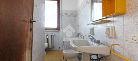 3 bedrooms Apartment in Prato, Italy No. 377640 27