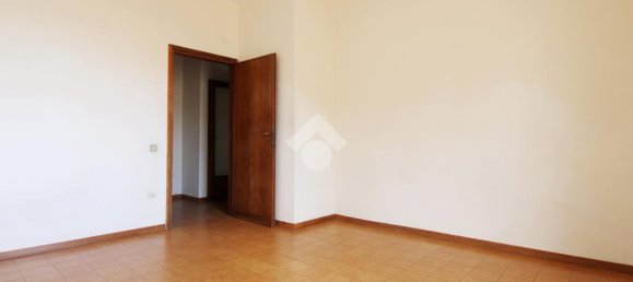 3 bedrooms Apartment in Prato, Italy No. 377640 12