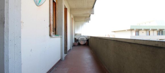 3 bedrooms Apartment in Prato, Italy No. 377640 6