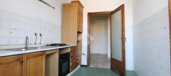 3 bedrooms Apartment in Prato, Italy No. 377640 8