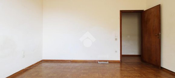3 bedrooms Apartment in Prato, Italy No. 377640 21