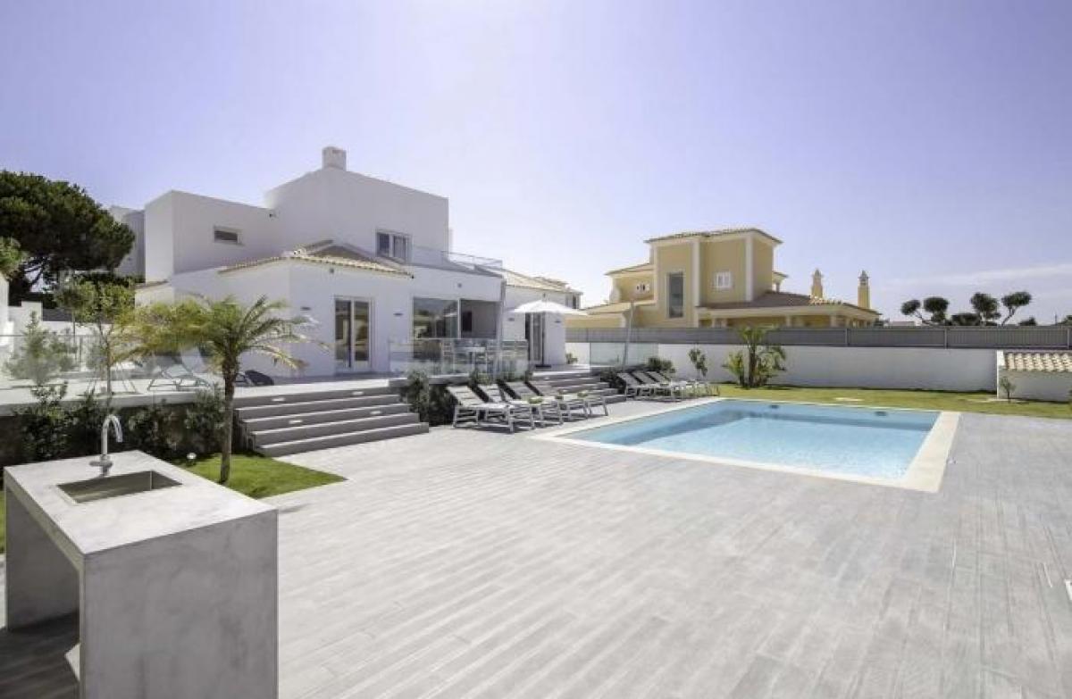 4 bedrooms Villa in Albufeira, Portugal No. 3066