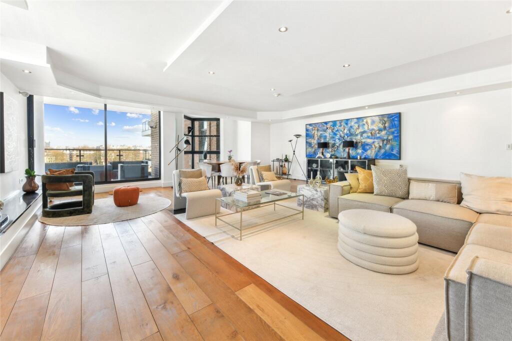 3 bedrooms Apartment in London, United Kingdom No. 5204