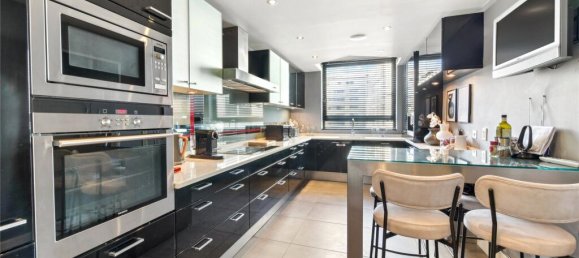 3 bedrooms Apartment in London, United Kingdom No. 5204 7