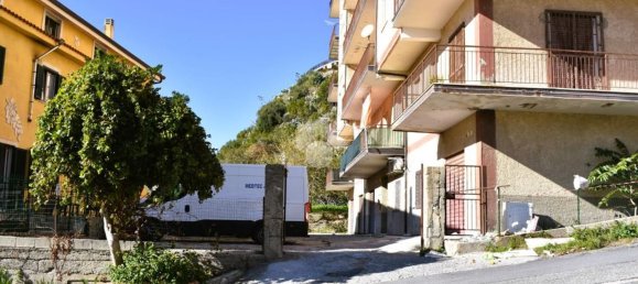 3غرفة شقة في San Lucido, Italy رقم 77947 35