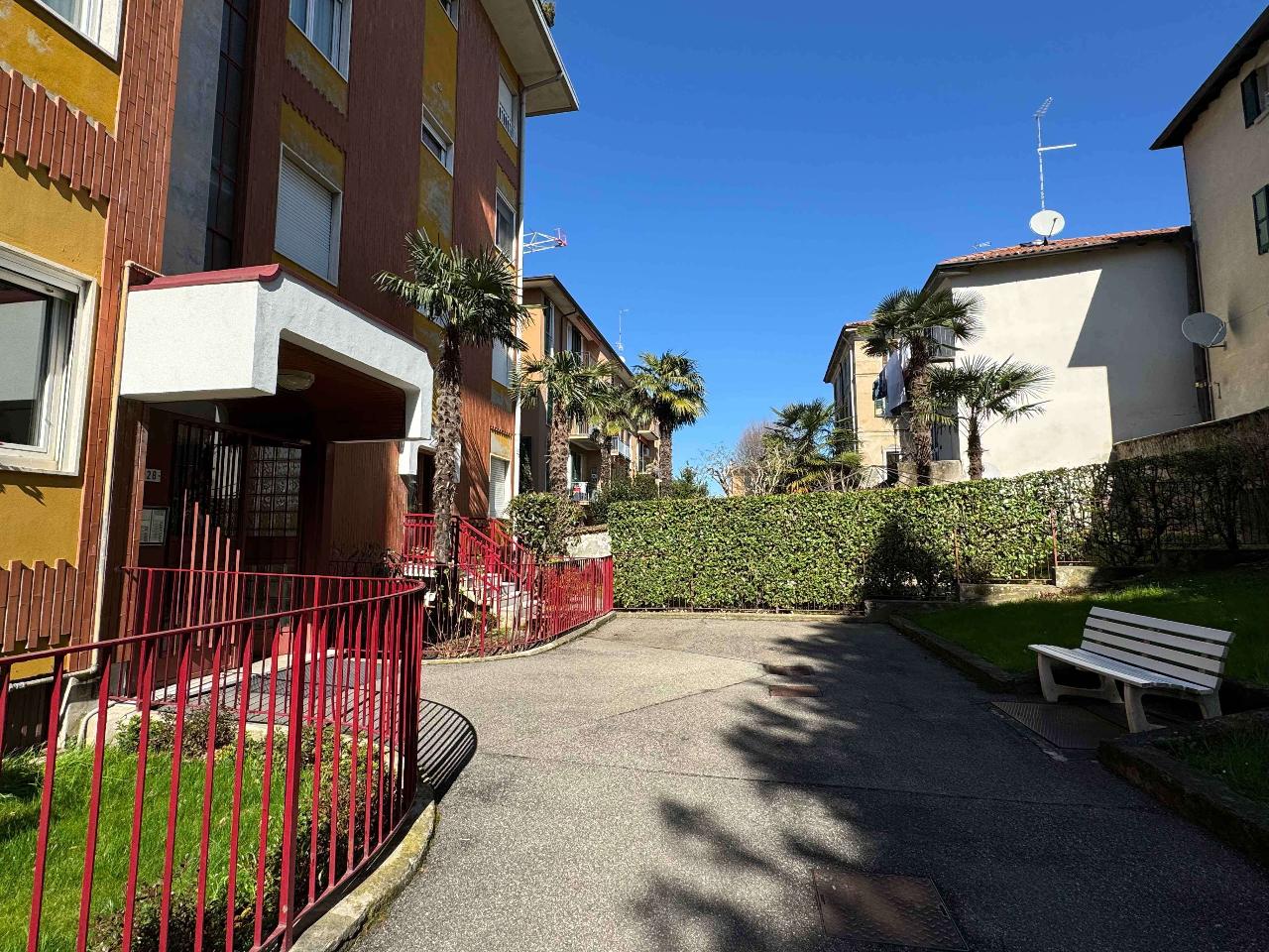 2 rooms Apartment in Appiano Gentile, Italy No. 41650