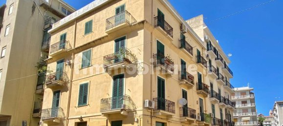 2 bedrooms Apartment in Messina, Italy No. 269583 5
