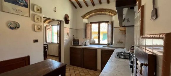 Квартира с 2 комнатами в Ливорно, Италия № 349646 3