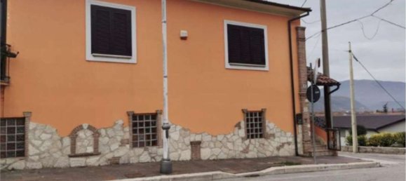4 rooms Apartment in Gioia dei Marsi, Italy No. 183762 5