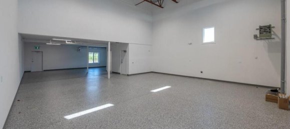 Studio in British Columbia, Canada No. 1225 2