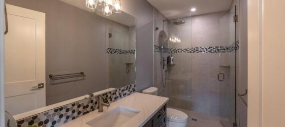 Studio in British Columbia, Canada No. 1225 11