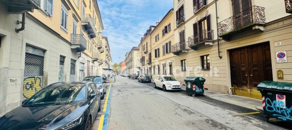 Офис с 2 комнатами в Турин, Италия № 115052 4