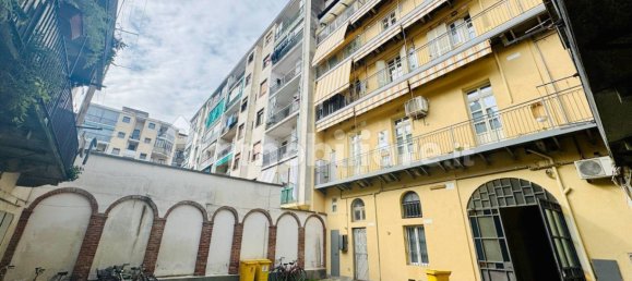 Офис с 2 комнатами в Турин, Италия № 115052 6