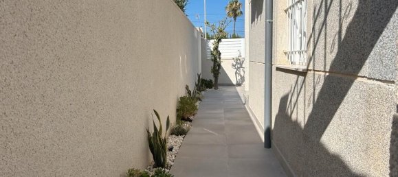 2 chambres Appartement à Torrevieja, Spain No. 179602 4