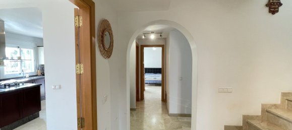 6 bedrooms Villa in Estepona, Spain No. 49097 9