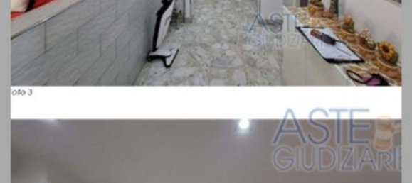 Apartamento de 4 dormitorios en Taranto, Italy No. 318107 28