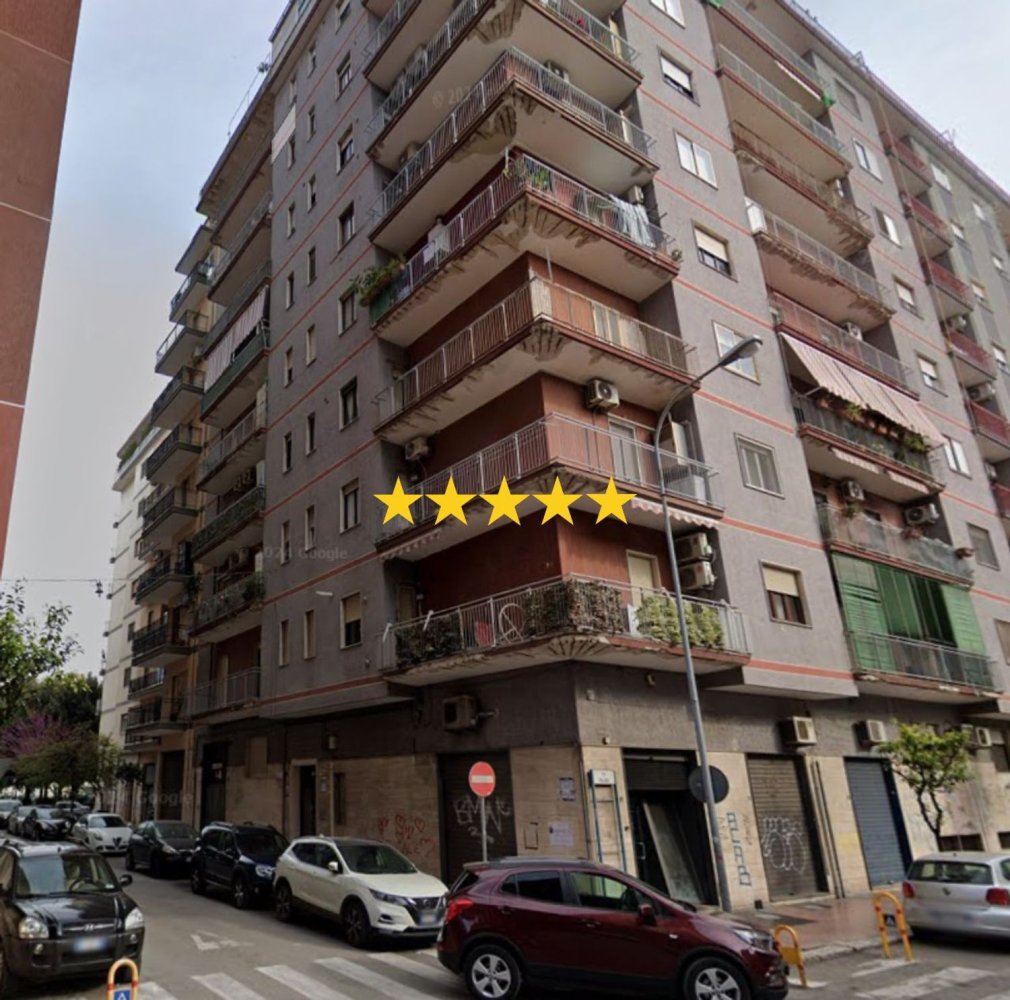 Apartamento de 4 dormitorios en Taranto, Italy No. 318107