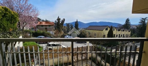 Квартира с 2 комнатами в Фьюджи, Италия № 201453 11