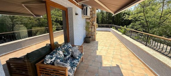 4 bedrooms Villa in Petrer, Spain No. 155435 8