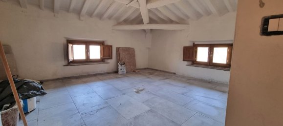 3 rooms Apartment in Poggibonsi, Italy No. 122194 2