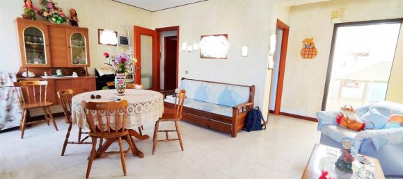 4-salle Appartement à Valverde, Italy No. 30109 28