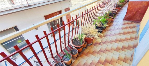 4-salle Appartement à Valverde, Italy No. 30109 17