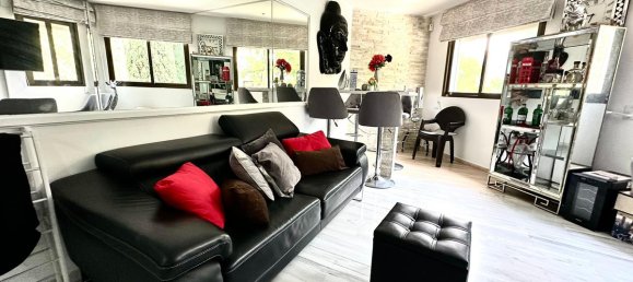 Apartamento de 3 dormitorios en Marbella, Spain No. 258224 9