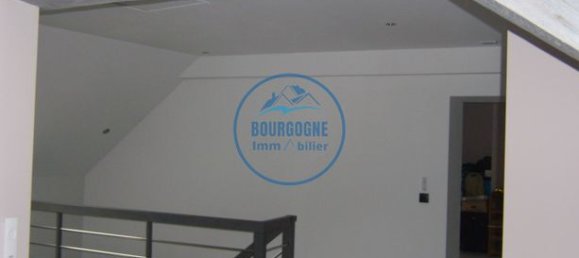 3 Schlafzimmer Haus in Varennes-le-Grand, France, Nr. 358649 9