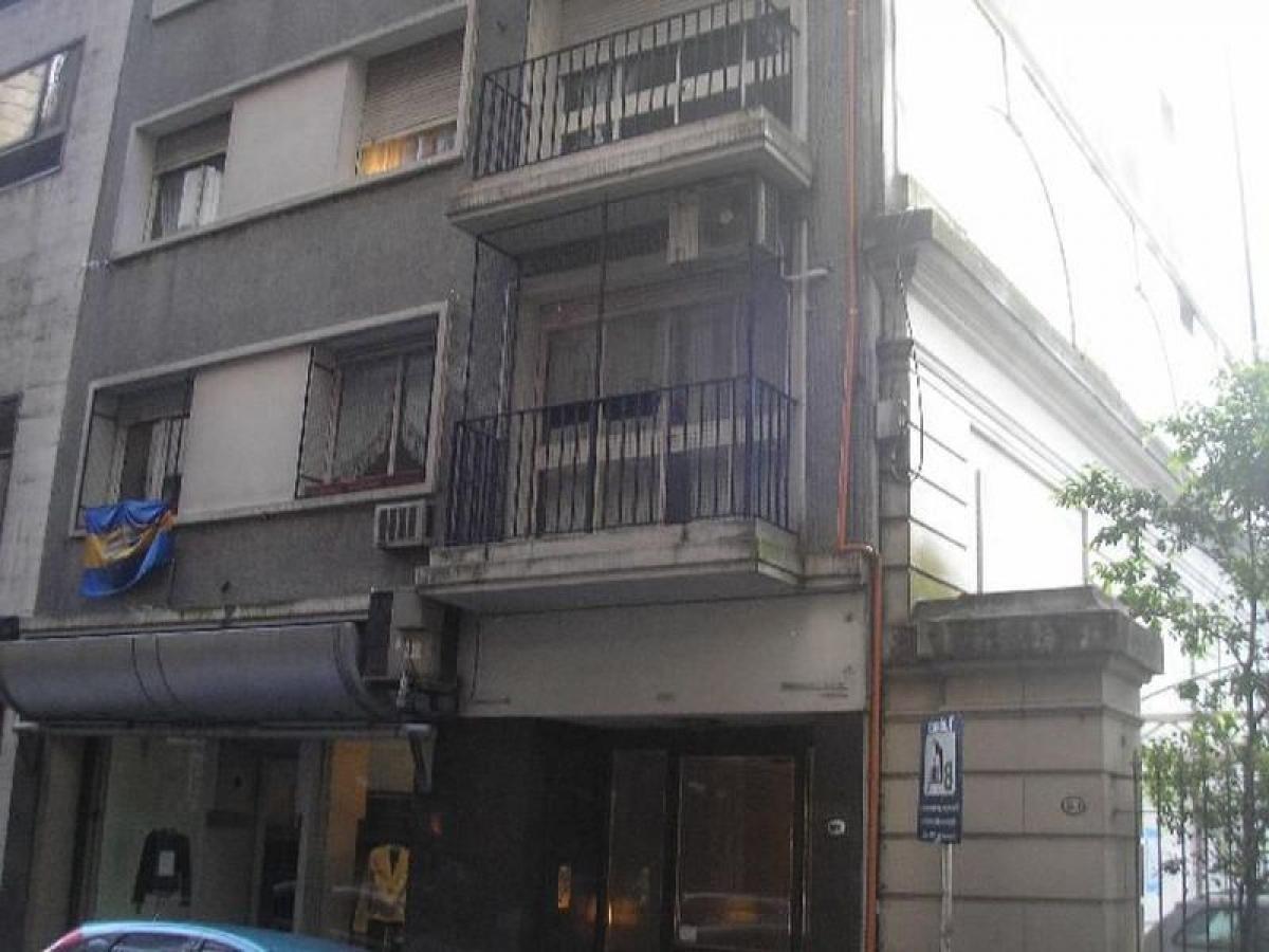 Apartamento de 3 dormitorios en Buenos Aires, Argentina No. 98934