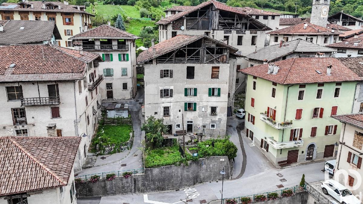 4 bedrooms Building in Borgo Chiese, Italy No. 355486