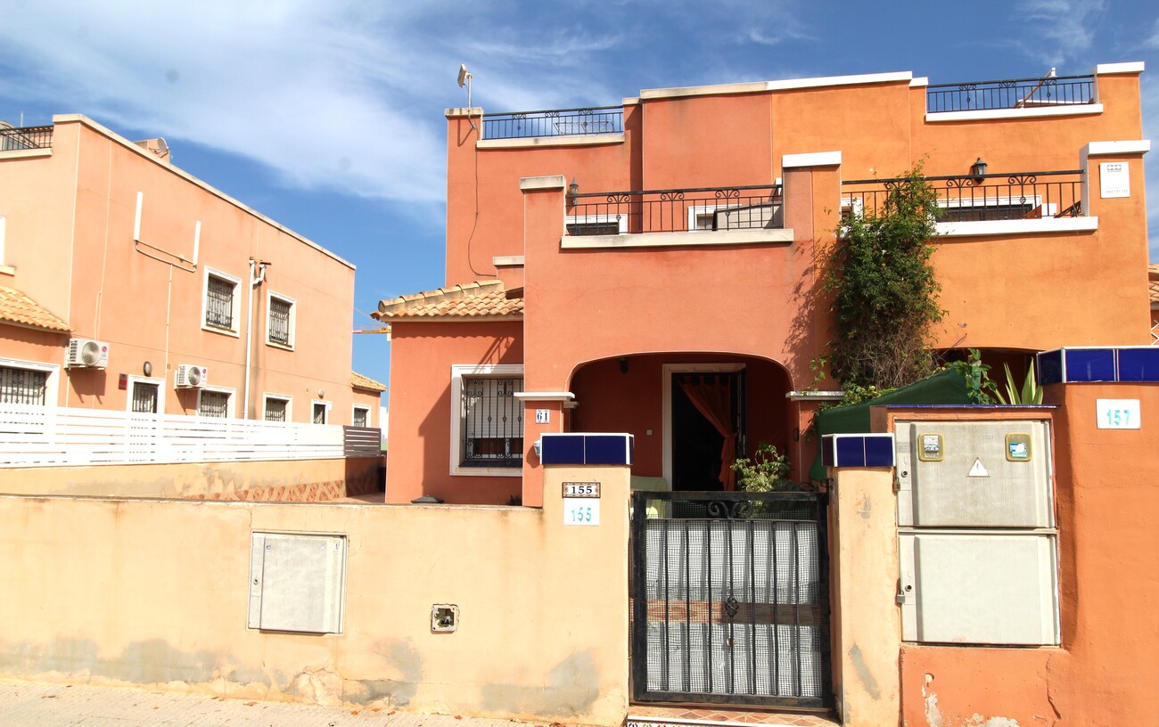 Casa de 3 dormitorios en Los Montesinos, Spain No. 140869