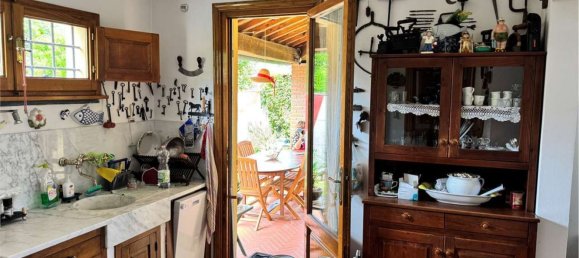 Вилла с 9 комнатами в Пьетрасанта, Италия № 299872 25