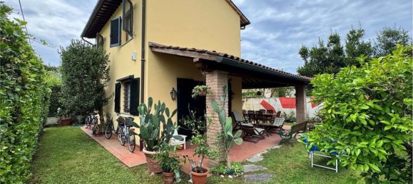 Вилла с 9 комнатами в Пьетрасанта, Италия № 299872 3