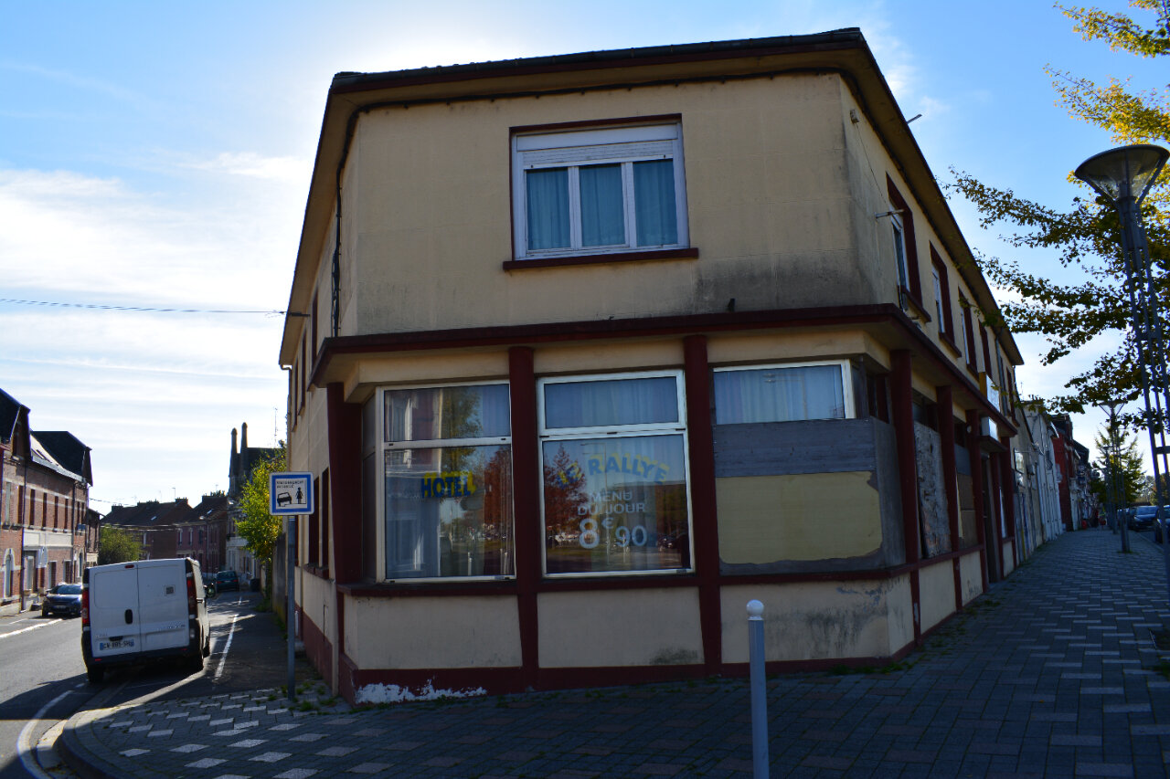 13 bedrooms Building in Tergnier, France No. 77760