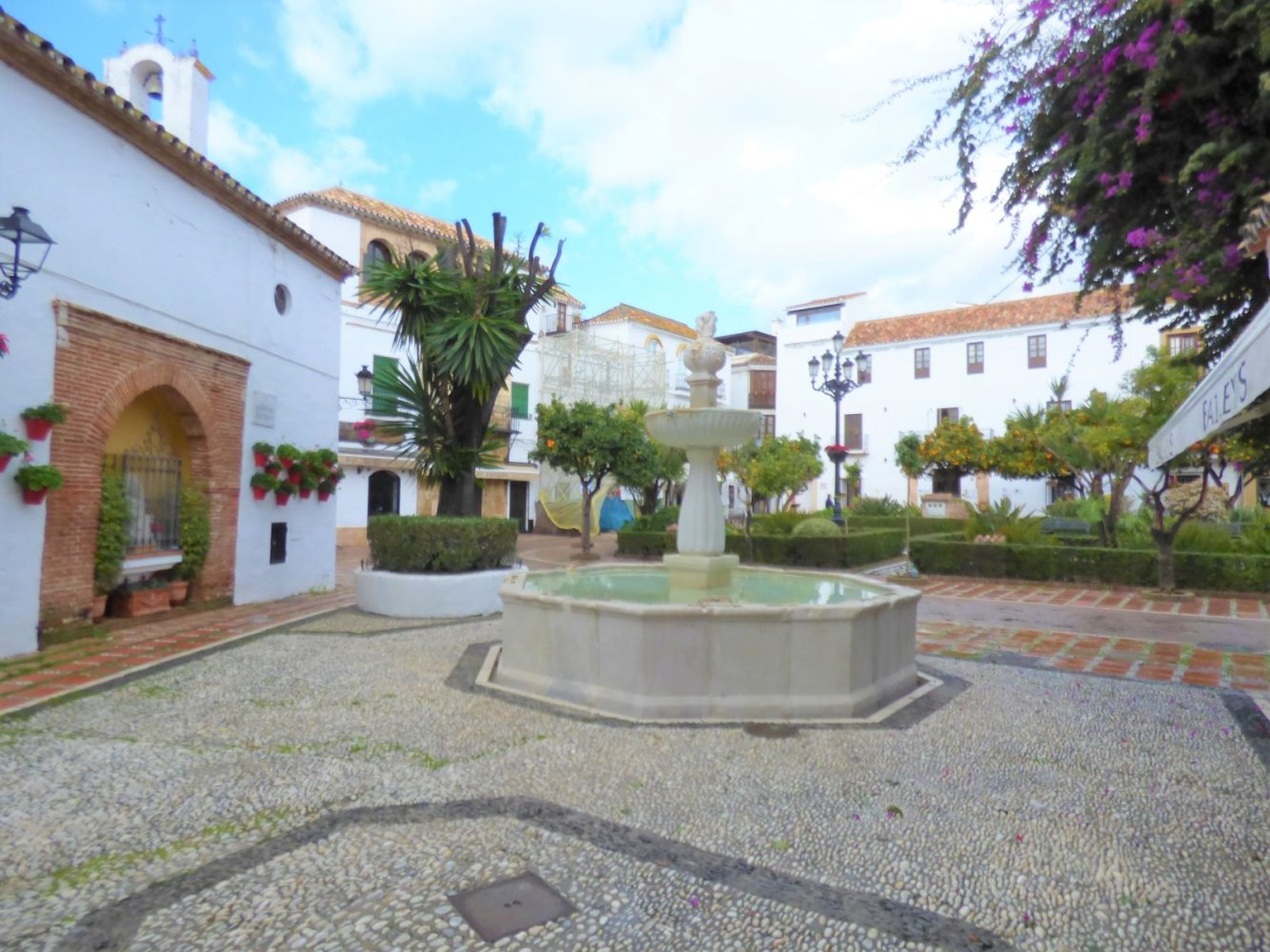 2 bedrooms Townhouse in Marbella, Spain No. 133950