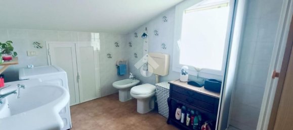 Квартира с 3 комнатами в Брешелло, Италия № 15193 6