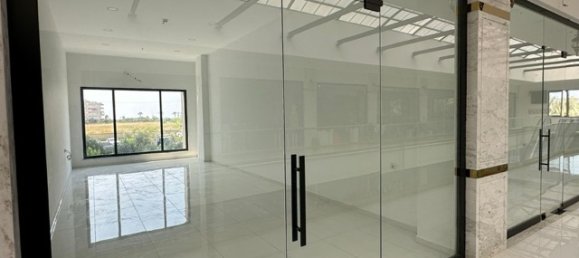 320m² Commercial property in Antalya, Turkey No. 33945 8