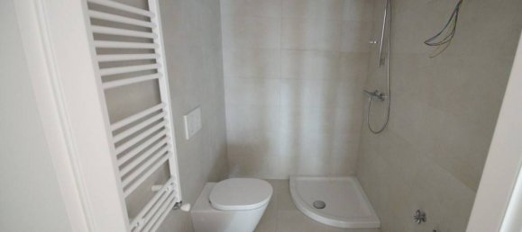 2 bedrooms Apartment in Turin, Italy No. 334691 19