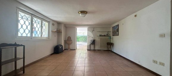 4 chambres Appartement à Parma, Italy No. 374244 46