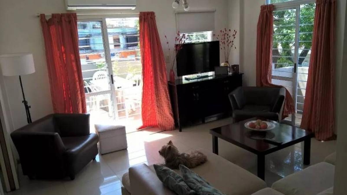 4 bedrooms House in Buenos Aires, Argentina No. 90373